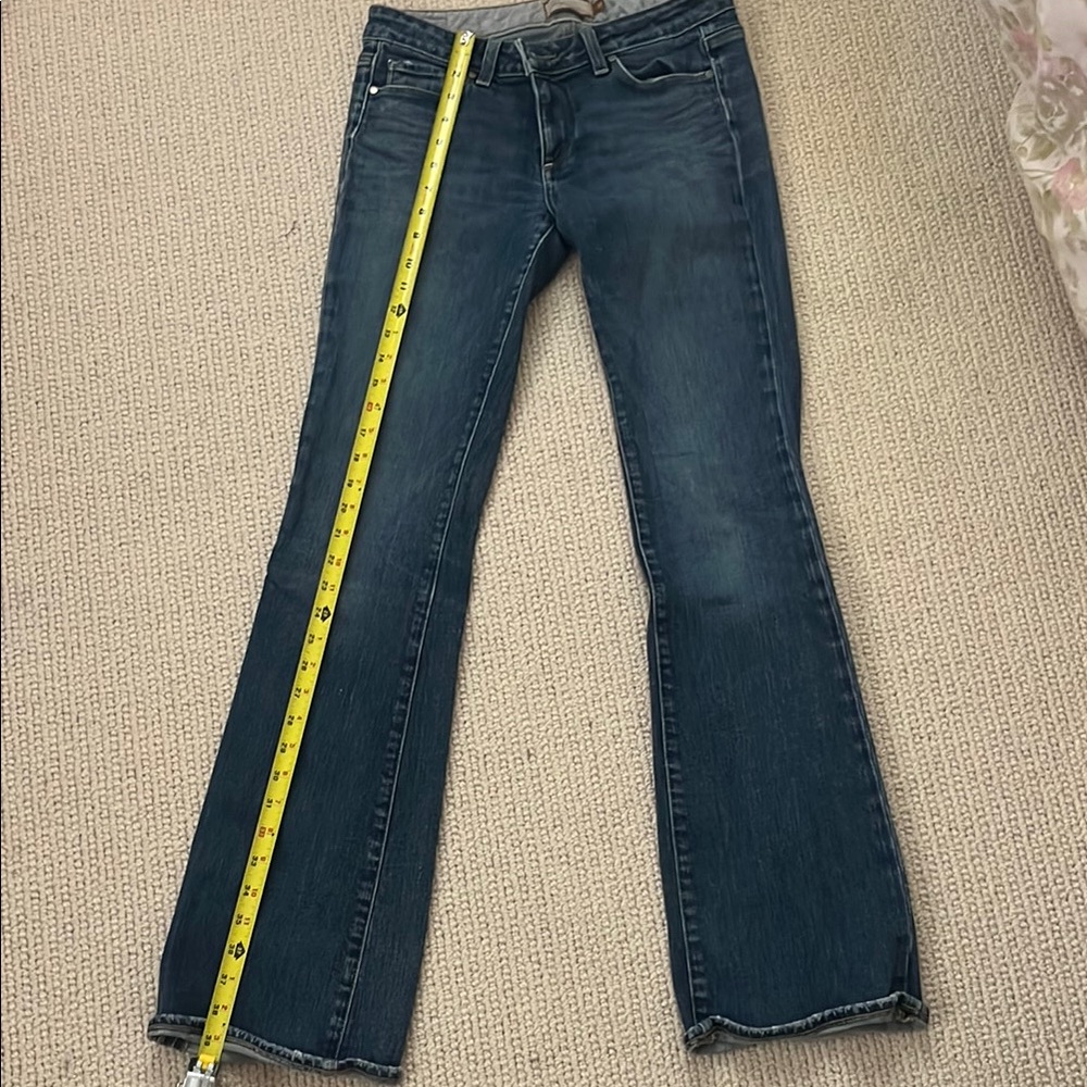PAIGE Medium Wash Hollywood Hills jeans low-rise